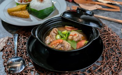 Selamat Datang di Dakon Resto Restoran Banyuwangi Terbaru 2020 Tempat Nyaman Harga Terjangkau Lebih dari sebuah resto, Dakon Resto merupakan sebuah paket lengkap yang spesial buat Anda dan keluarga untuk menikmati kuliner khas tradisional sekaligus Dakon Resto Banyuwangi Restoran Banyuwangi 2020 yang mengusung tema modern kekinian menyediakan masakan khas tradisional nusantara, chinese, dan western Traditional Food, Makanan Tradisional Banyuwangi, Majestic Banyuwangi, Dakon Resto Banyuwangi, Restoran Banyuwangi, Banyuwangi Resto, Rumah Makan di Banyuwangi, Cafe di Banyuwangi, Restoran Terbaik Banyuwangi, Restoran Terbaru Banyuwangi, Restoran di banyuwangi